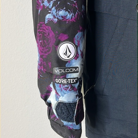 Volcom Bow Insulated GORE-TEX® Jacket Women's in Black & Purple Flora Size Small - Picture 5 of 9